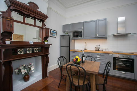 Danum House - Accommodation in Surfers Paradise 2