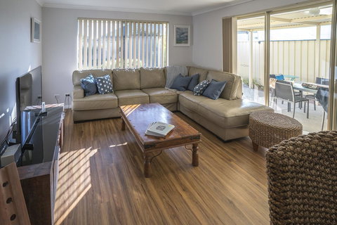 Indoyo Retreat - Accommodation in Surfers Paradise 3