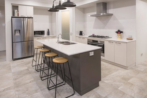 15 Cabot Close - Accommodation in Surfers Paradise 12