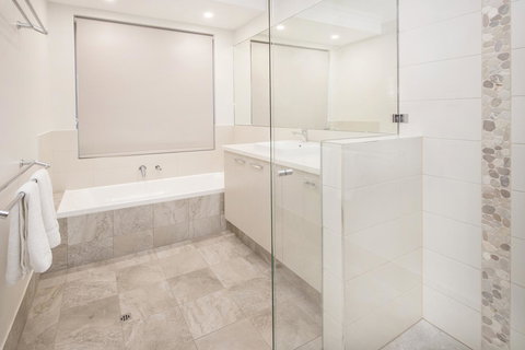 15 Cabot Close - Accommodation in Surfers Paradise 10