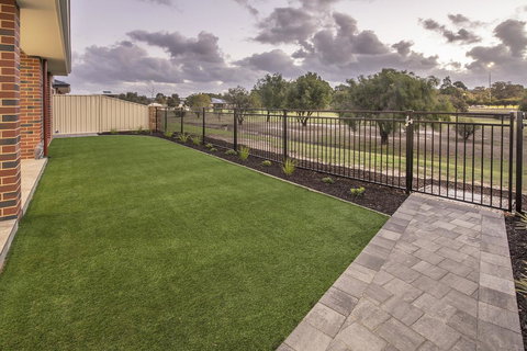 15 Cabot Close - Accommodation in Surfers Paradise 24