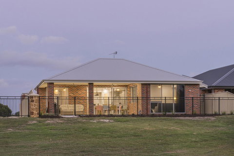 15 Cabot Close - Accommodation in Surfers Paradise 23