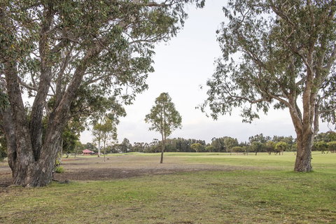 15 Cabot Close - Accommodation in Surfers Paradise 25