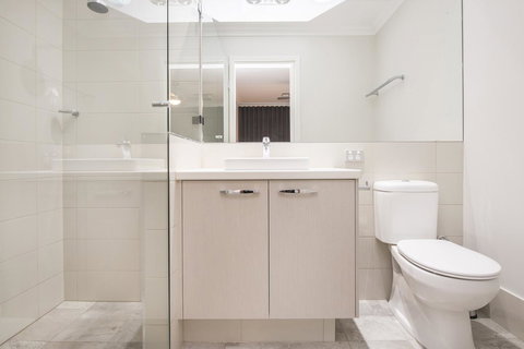 15 Cabot Close - Accommodation in Surfers Paradise 11