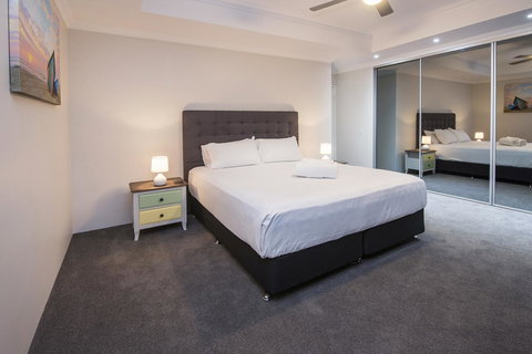 15 Cabot Close - Accommodation in Surfers Paradise 4