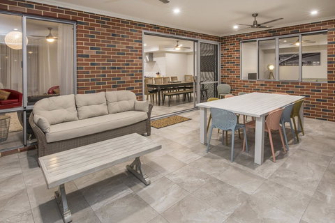 15 Cabot Close - Accommodation in Surfers Paradise 22