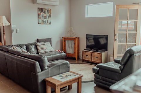 Bluebird Cottage - Accommodation in Surfers Paradise 18