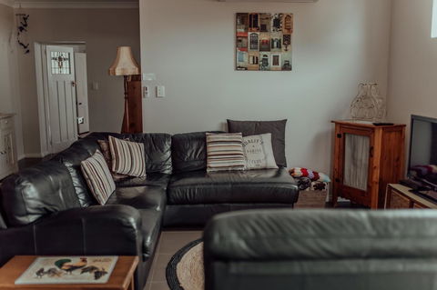 Bluebird Cottage - Accommodation in Surfers Paradise 17