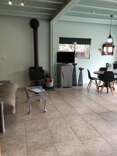 Dunsborough Barn Stay - Accommodation in Surfers Paradise 4