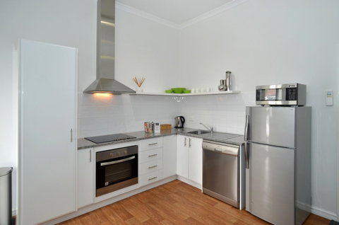 Albany Central Apartments - Accommodation in Surfers Paradise 4