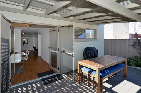 Albany Central Apartments - Accommodation in Surfers Paradise 5