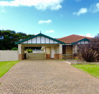 Silver Gull Family Retreat - Accommodation in Surfers Paradise