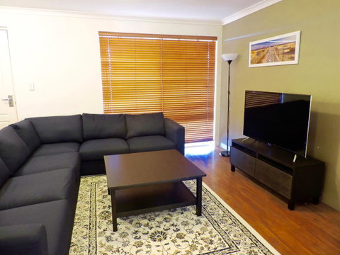Silver Gull Family Retreat - Accommodation in Surfers Paradise 2