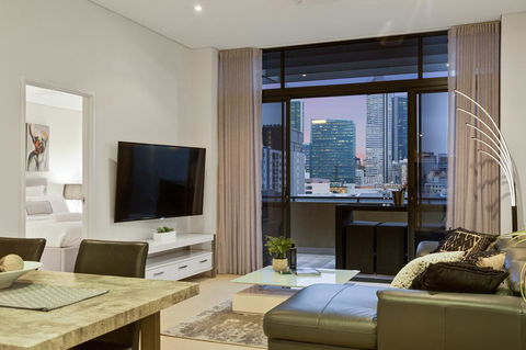 The Executive Penthouse - Accommodation in Surfers Paradise 4