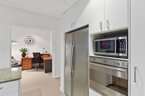 The Executive Penthouse - Accommodation in Surfers Paradise 15