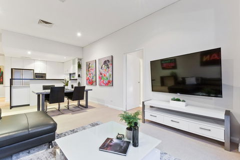 The Executive Penthouse - Accommodation in Surfers Paradise 7