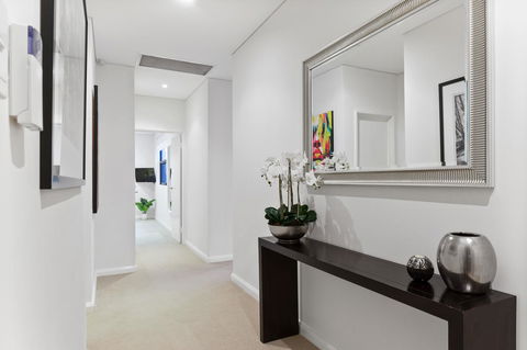 The Executive Penthouse - Accommodation in Surfers Paradise 18