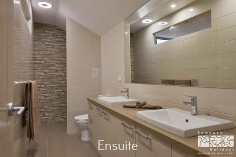 7 Kestrel Place - Accommodation in Surfers Paradise 13