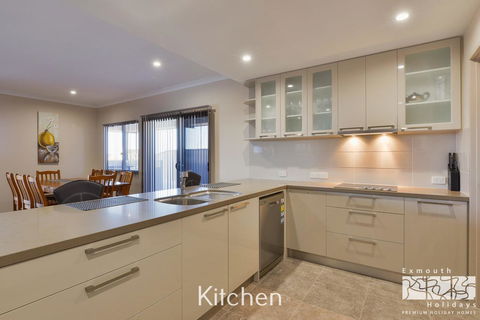 7 Kestrel Place - Accommodation in Surfers Paradise 6