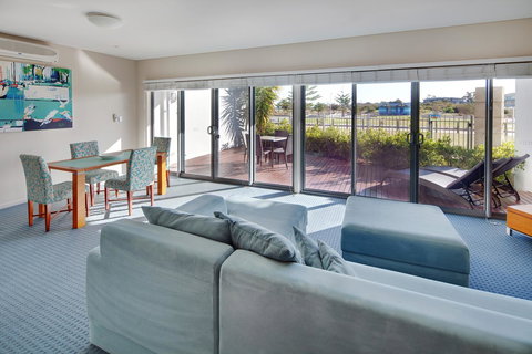 Seashells Mandurah - Accommodation in Surfers Paradise 9
