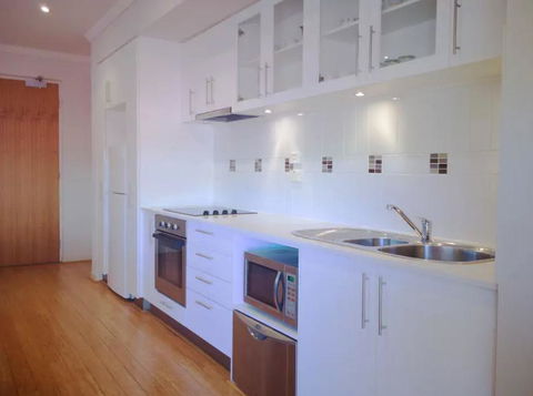 Outram St Apartment - Accommodation in Surfers Paradise 7