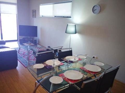 Outram St Apartment - Accommodation in Surfers Paradise 4