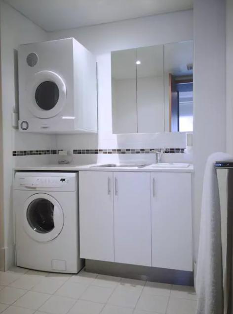 Outram St Apartment - Accommodation in Surfers Paradise 3