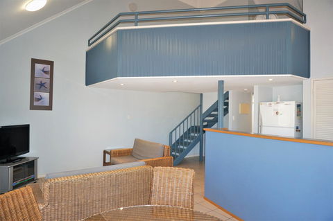Osprey Holiday Village Unit 122 2 Bedroom - Accommodation in Surfers Paradise 1