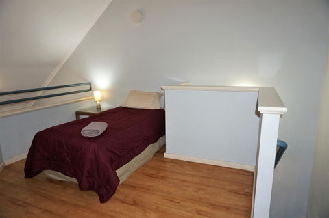 Osprey Holiday Village Unit 122 2 Bedroom - Accommodation in Surfers Paradise 9