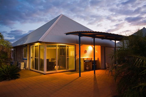 Osprey Holiday Village Unit 122 2 Bedroom - Accommodation in Surfers Paradise 13