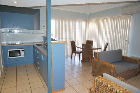 Osprey Holiday Village Unit 122 2 Bedroom - Accommodation in Surfers Paradise 5