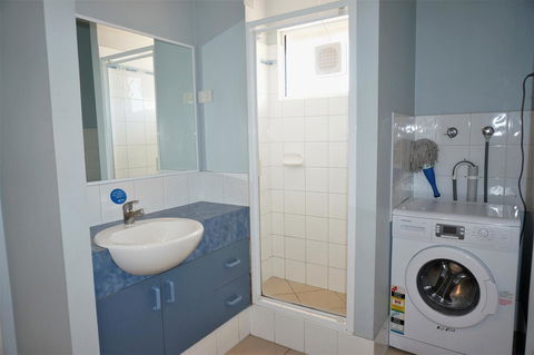 Osprey Holiday Village Unit 122 2 Bedroom - Accommodation in Surfers Paradise 7