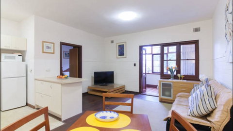 Broadway Apartments - Accommodation in Surfers Paradise 8