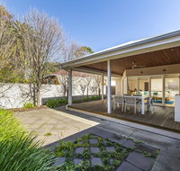 Inner Western Suburbs Retreat - Accommodation in Surfers Paradise