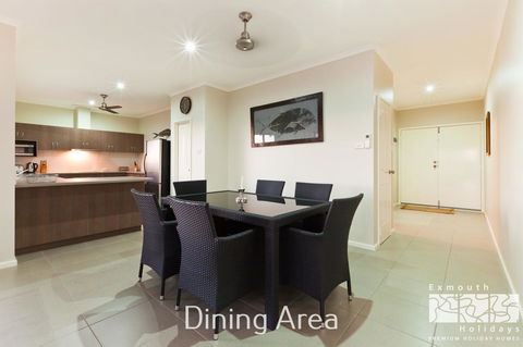 3 Kestrel Place - Accommodation in Surfers Paradise 4