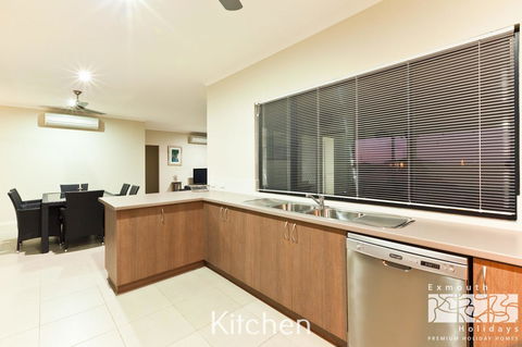 3 Kestrel Place - Accommodation in Surfers Paradise 5