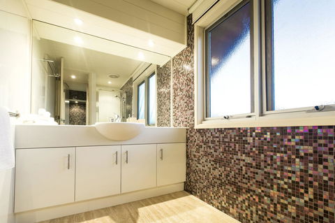 Arthouse - Accommodation in Surfers Paradise 24