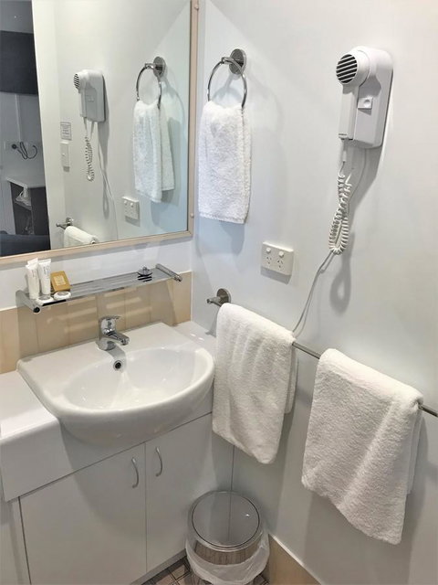 Trinity On Hampden - Accommodation in Surfers Paradise 12