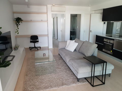 Modern Northbridge Apartment - Accommodation in Surfers Paradise 4
