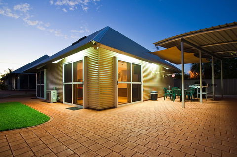 Osprey Holiday Village Unit 103 2 Bedroom - Accommodation in Surfers Paradise 12
