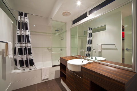 Osprey Holiday Village Unit 103 2 Bedroom - Accommodation in Surfers Paradise 9