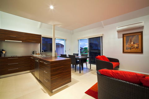 Osprey Holiday Village Unit 103 2 Bedroom - Accommodation in Surfers Paradise 4