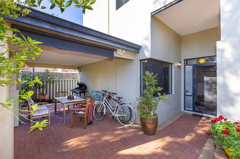 Como Executive Apartment - Accommodation in Surfers Paradise 2