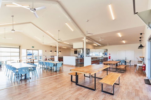 RAC Monkey Mia Dolphin Resort - Accommodation in Surfers Paradise 25