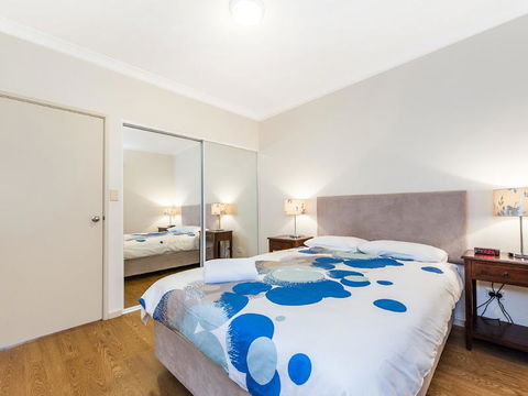 James On The Park - Executive Escapes - Accommodation in Surfers Paradise 7