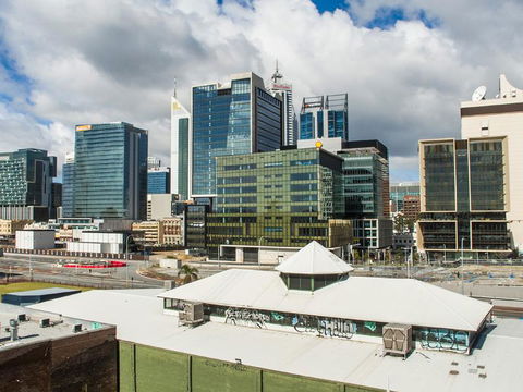 James On The Park - Executive Escapes - Accommodation in Surfers Paradise 18