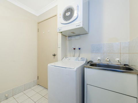 James On The Park - Executive Escapes - Accommodation in Surfers Paradise 14