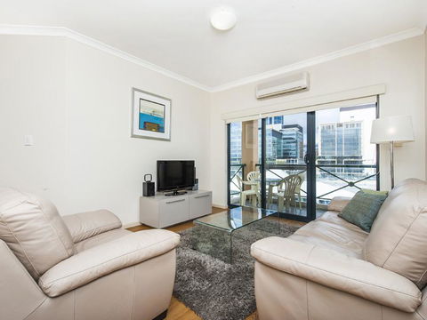 James On The Park - Executive Escapes - Accommodation in Surfers Paradise 15