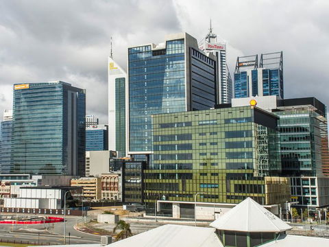 James On The Park - Executive Escapes - Accommodation in Surfers Paradise 5