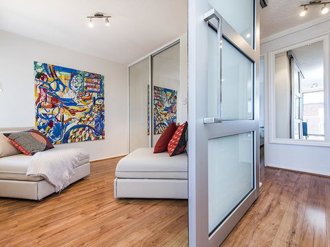 South Perth Deluxe Apartment - Accommodation in Surfers Paradise 8